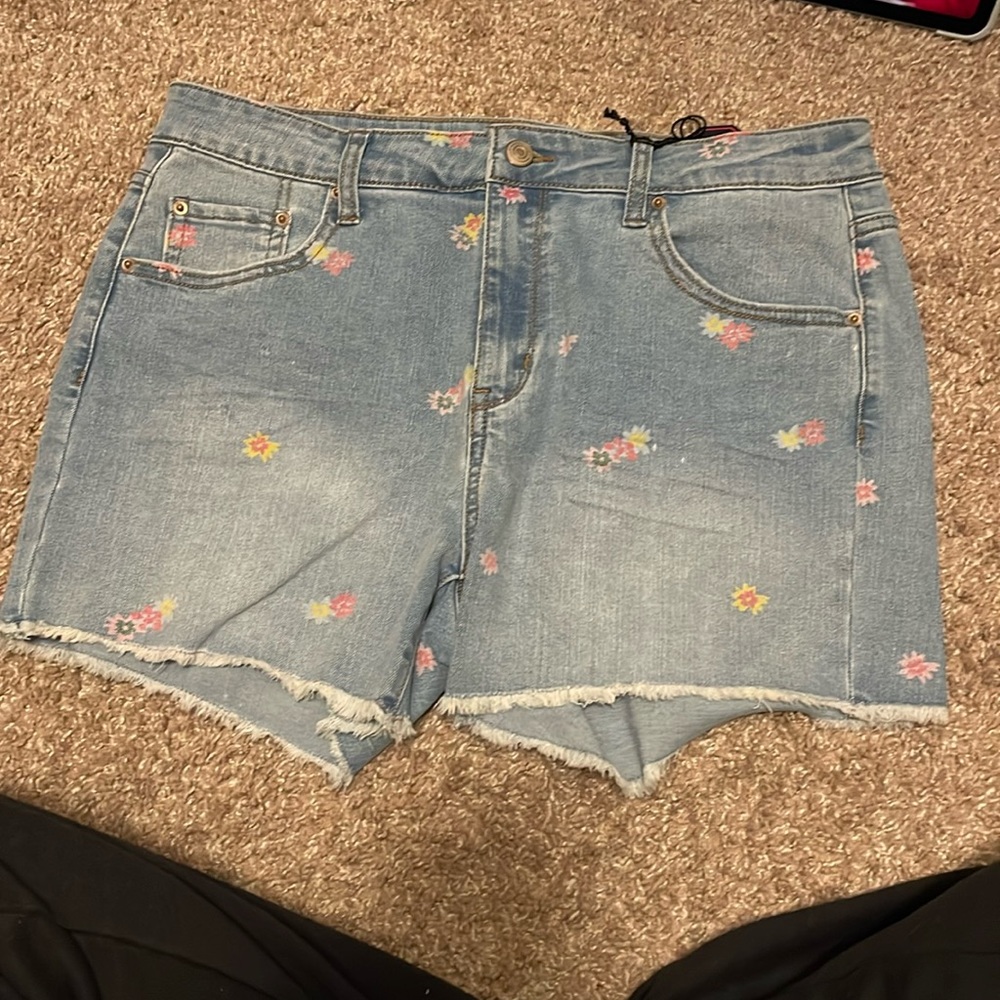 High waisted flower shorts